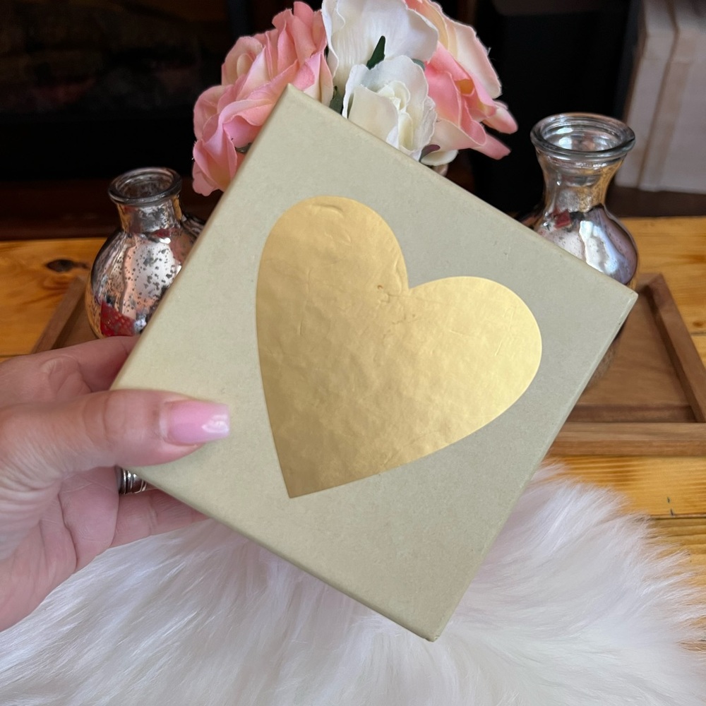 Valentine’s Day Gift Box - Picture 2 of 5
